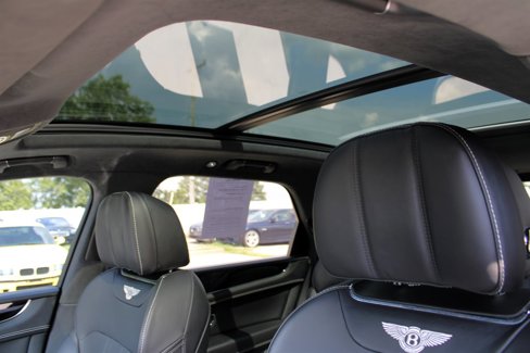 Used 2018 Bentley Bentayga image 40