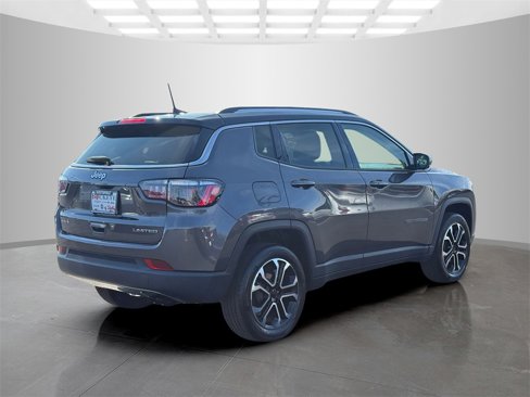 Certified 2022 Jeep Compass Limited image 7