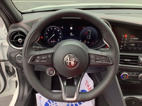 New 2025 Alfa Romeo Giulia AWD w/ Driving Assist Package image 10