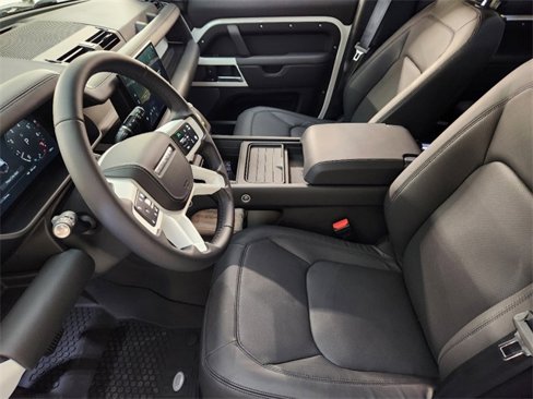 New 2024 Land Rover Defender 110 SE image 14