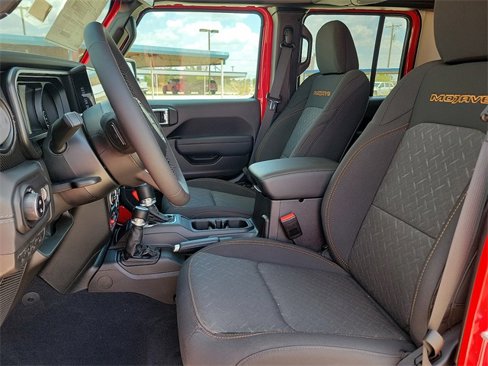 New 2025 Jeep Gladiator Mojave image 12