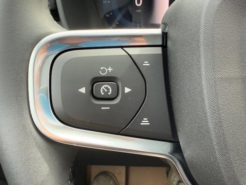 New 2025 Volvo XC40 B5 Core w/ Protection Package Premier image 12