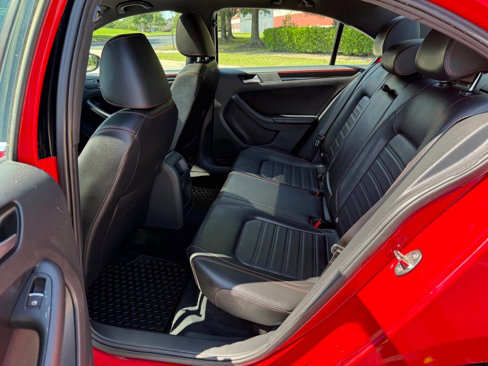 Used 2017 Volkswagen Jetta GLI image 26