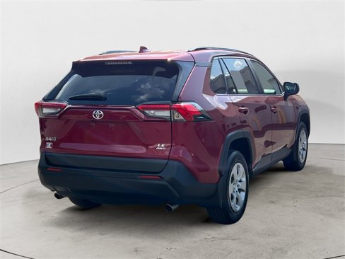 Used 2021 Toyota RAV4 LE image 5