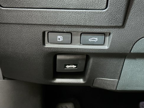 Used 2025 Lexus ES 300h w/ Premium Package image 17