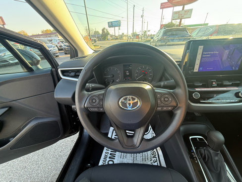 Used 2025 Toyota Corolla LE w/ LE Premium Package image 18
