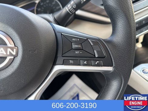 Used 2025 Nissan Altima 2.5 SV image 13