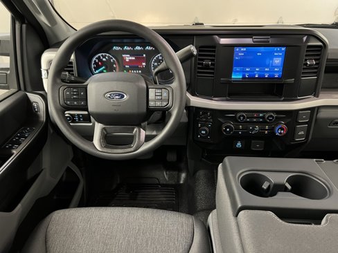 New 2026 Ford F250 XL w/ XL Chrome Package image 7