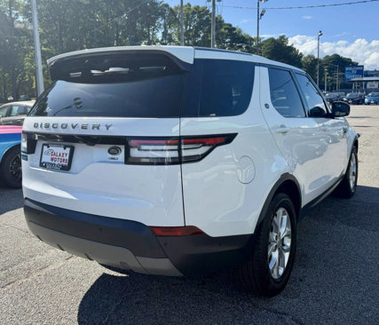 Used 2020 Land Rover Discovery SE image 5