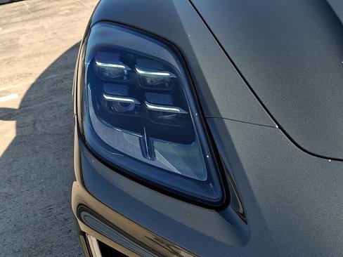 New 2025 Porsche Panamera 4 image 10