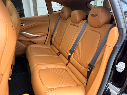 Used 2021 Aston Martin DBX image 10
