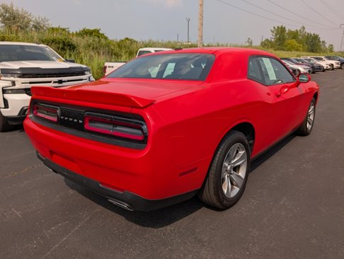 Used 2021 Dodge Challenger SXT w/ Driver Convenience Group image 7