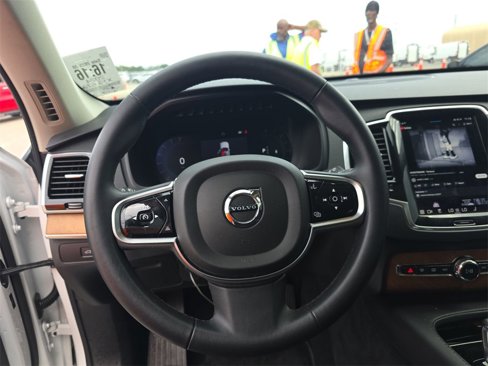 Used 2024 Volvo XC90 B5 Plus image 17