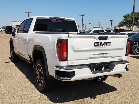 Used 2022 GMC Sierra 2500 AT4 w/ AT4 Premium Plus Package image 3