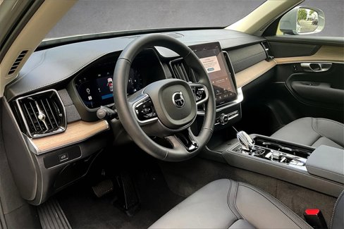 Certified 2025 Volvo XC90 B6 Plus w/ Protection Package Premier image 14