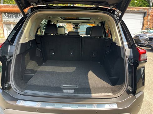 Used 2022 Nissan Rogue SV w/ SV Premium Package image 20