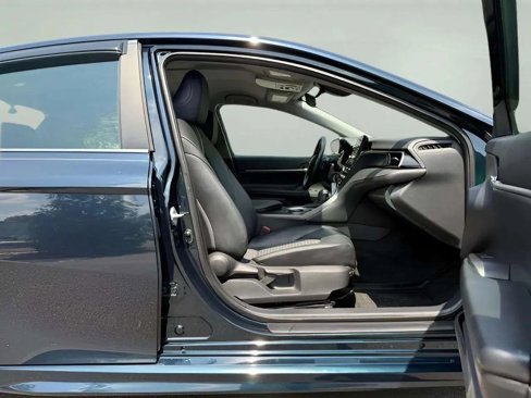 Used 2021 Toyota Camry SE image 23