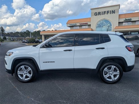 Used 2023 Jeep Compass Sport image 6