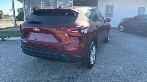 Used 2025 Chevrolet Trax LS image 5