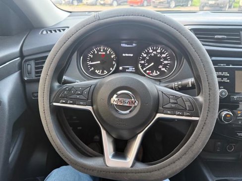 Used 2017 Nissan Rogue S image 21