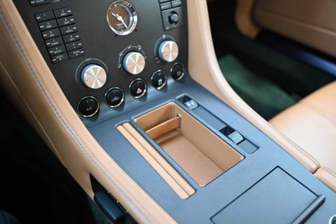 Used 2008 Aston Martin V8 Vantage Roadster image 17
