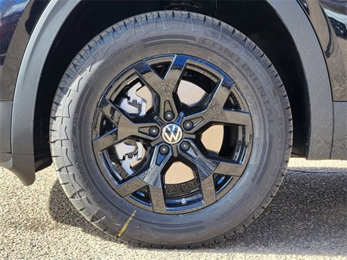 New 2025 Volkswagen Atlas Peak Edition SE image 10