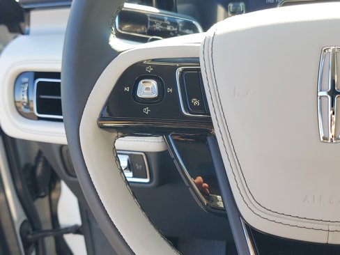New 2025 Lincoln Aviator Reserve w/ Equipment Group 201A image 17