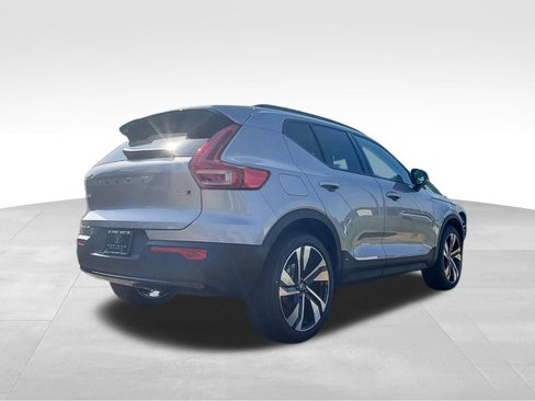 New 2026 Volvo XC40 B5 Ultra w/ Protection Package Premier image 5