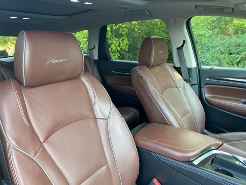 Used 2020 Buick Enclave Avenir w/ Avenir Technology Package image 31