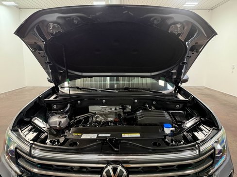 Used 2025 Volkswagen Atlas SE image 87