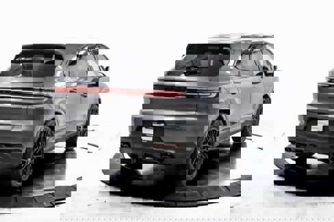Certified 2025 Porsche Cayenne S image 7