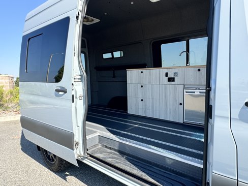 Used 2023 Mercedes-Benz Sprinter 2500 image 16