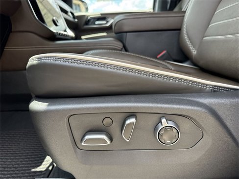 New 2025 GMC Yukon XL Denali Ultimate image 13