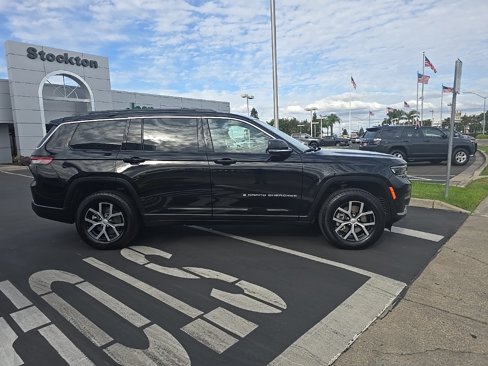 Used 2024 Jeep Grand Cherokee L Limited w/ Luxury Tech Group II image 3