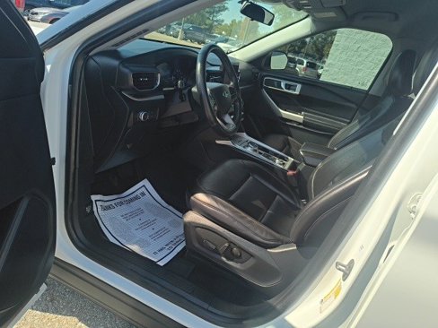 Used 2022 Ford Explorer XLT w/ Equipment Group 202A image 11