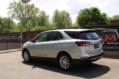 Used 2022 Chevrolet Equinox LT w/ Driver Convenience Package image 3