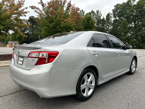 Used 2014 Toyota Camry SE image 11