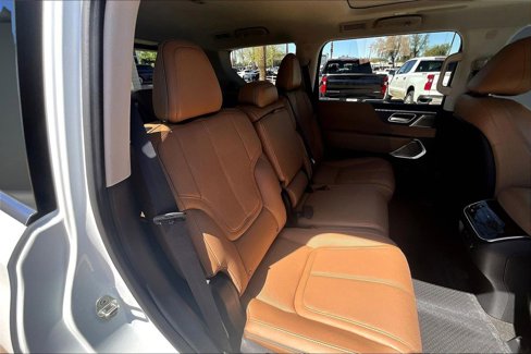 New 2025 INFINITI QX80 Sensory image 10