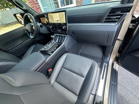 Used 2025 Lexus GX 550 image 18