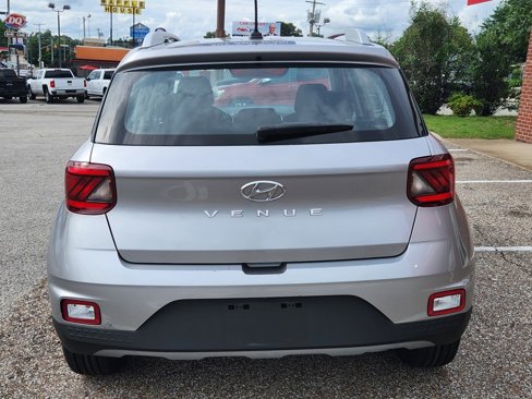 Used 2023 Hyundai Venue SEL image 9