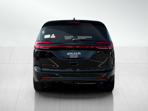 New 2026 Chrysler Pacifica Limited image 5