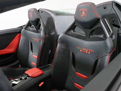 Used 2022 Lamborghini Huracan EVO image 5