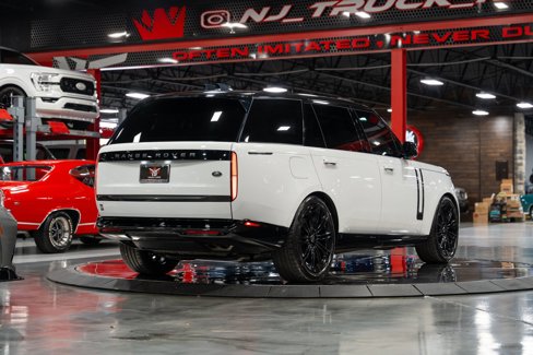 Used 2023 Land Rover Range Rover Long Wheelbase SE image 6