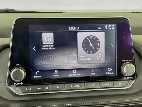 Used 2024 Nissan Rogue SV image 35