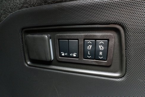 Used 2025 Cadillac Escalade Premium Luxury image 42