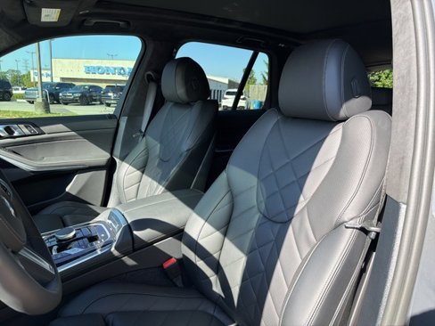 Used 2026 BMW X5 xDrive40i w/ M Sport Package image 7