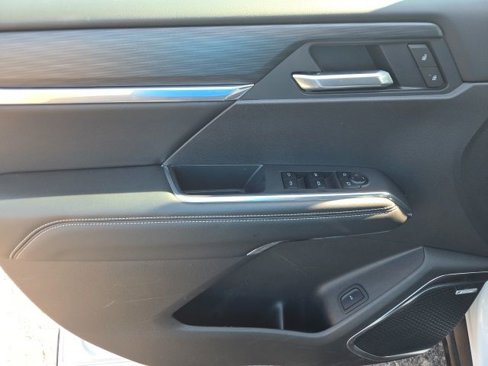 Used 2025 GMC Acadia Elevation image 35