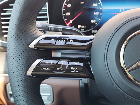 New 2026 Mercedes-Benz GLS 450 4MATIC image 29
