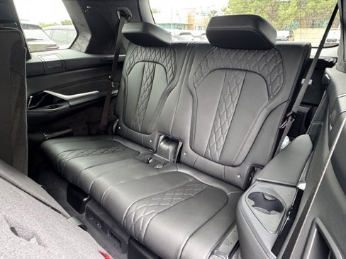 New 2026 BMW X7 M60i image 24