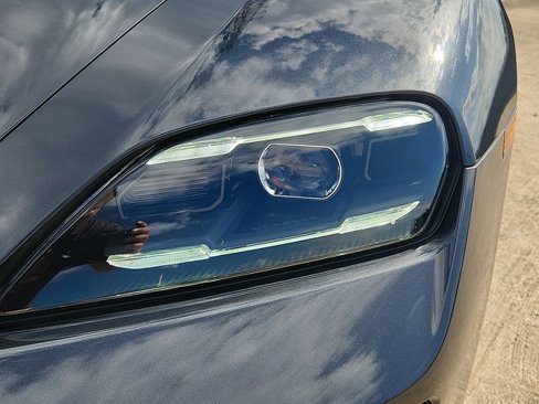 Used 2025 Porsche Taycan 4S image 9